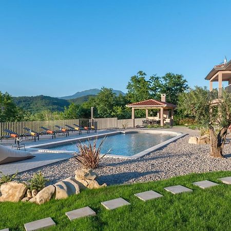 Luxury Villa Santa Cruz With Xl Pool And Jacuzzi Potpican Bagian luar foto