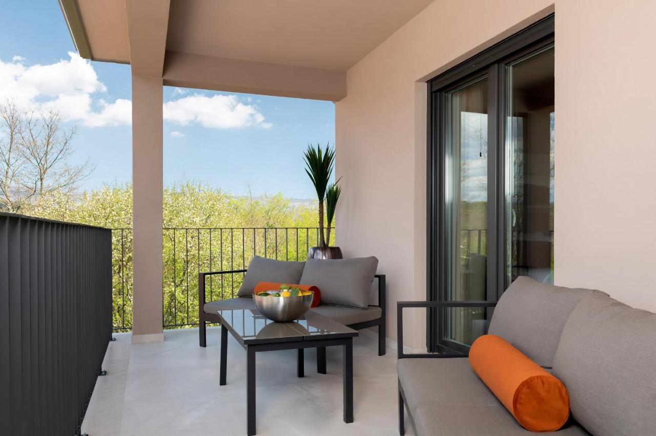 Luxury Villa Santa Cruz With Xl Pool And Jacuzzi Potpican Bagian luar foto