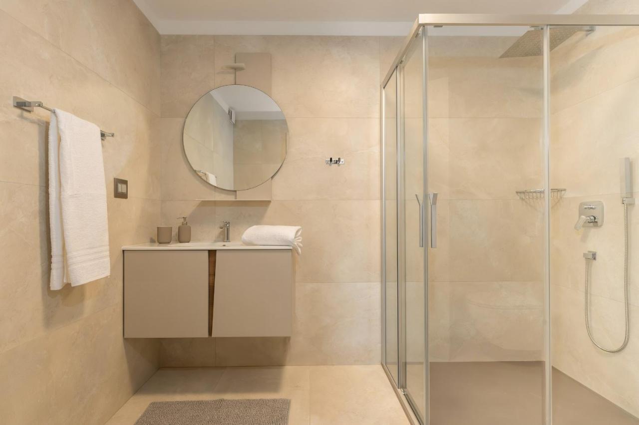 Luxury Villa Santa Cruz With Xl Pool And Jacuzzi Potpican Bagian luar foto