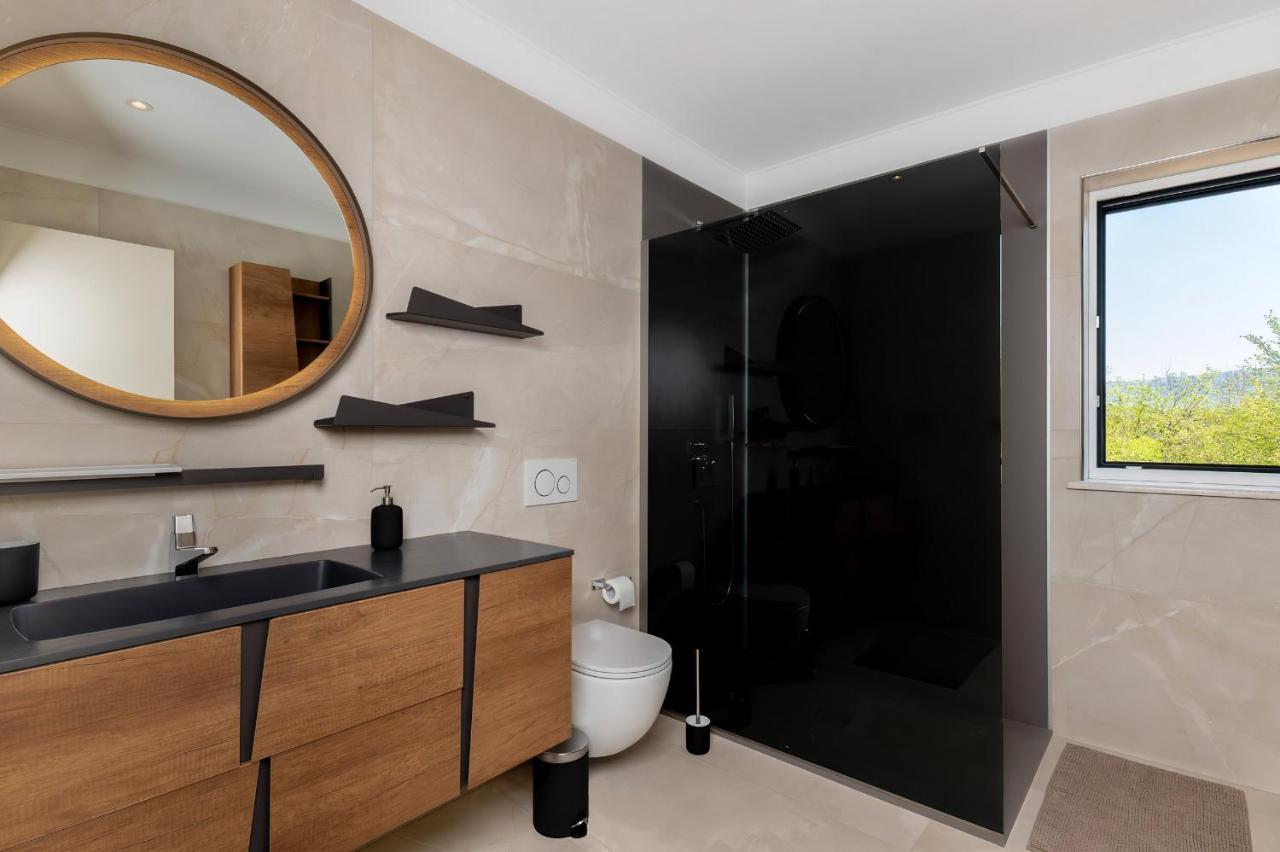 Luxury Villa Santa Cruz With Xl Pool And Jacuzzi Potpican Bagian luar foto