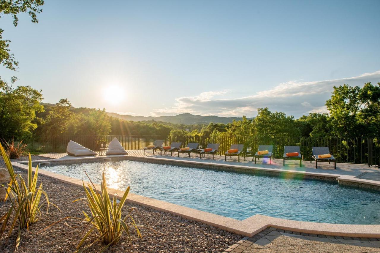 Luxury Villa Santa Cruz With Xl Pool And Jacuzzi Potpican Bagian luar foto