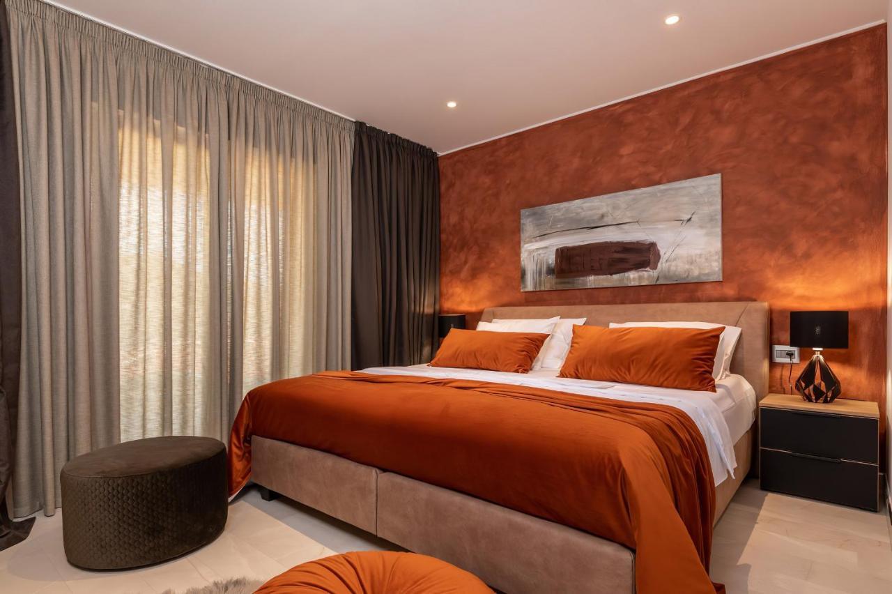 Luxury Villa Santa Cruz With Xl Pool And Jacuzzi Potpican Bagian luar foto