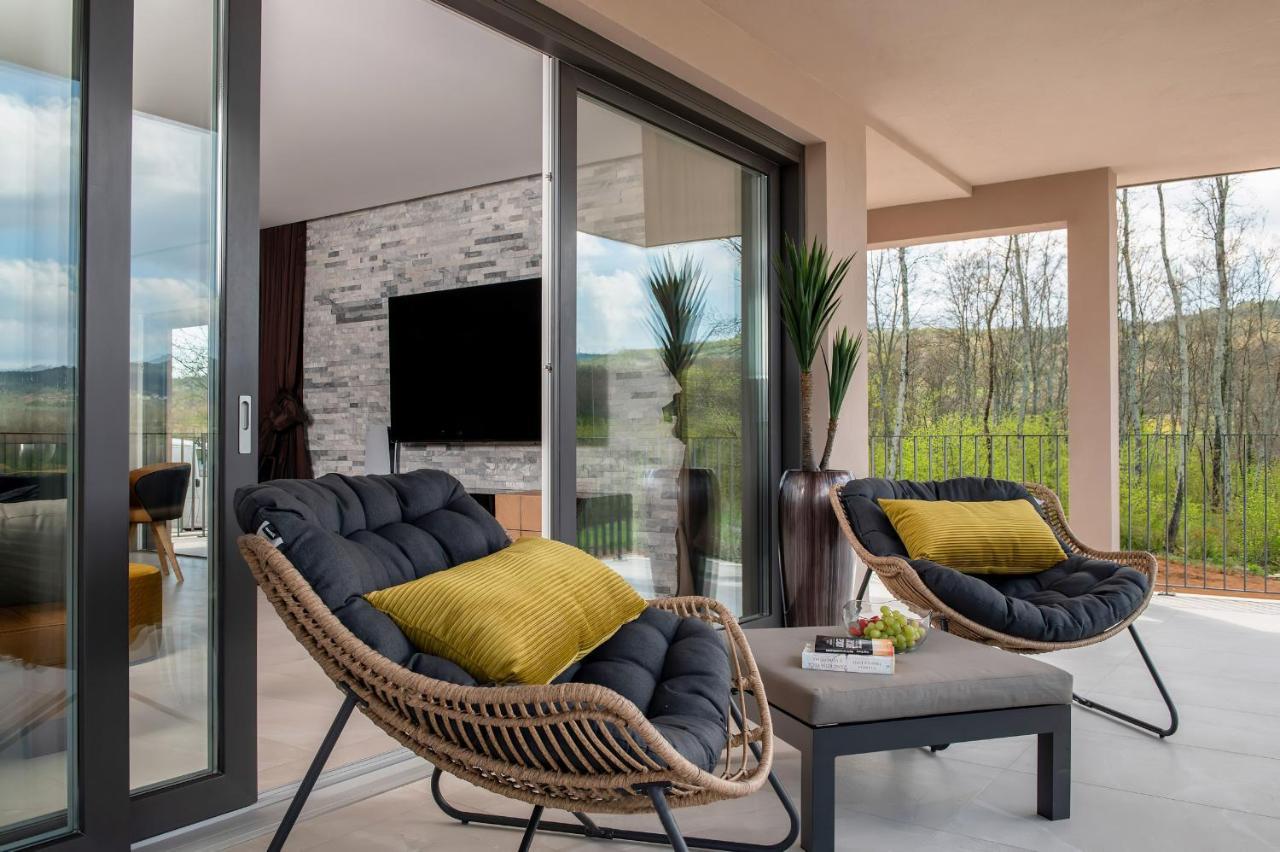 Luxury Villa Santa Cruz With Xl Pool And Jacuzzi Potpican Bagian luar foto