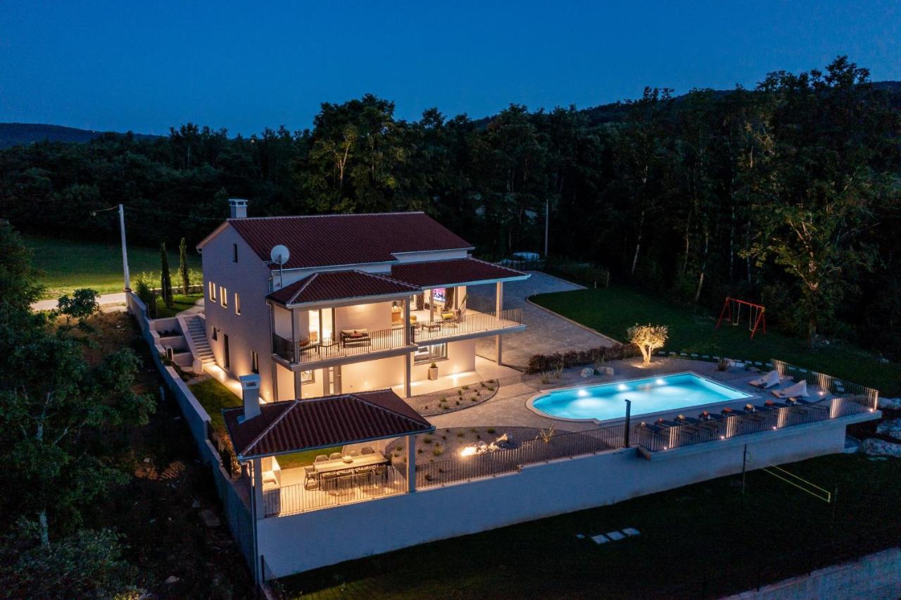 Luxury Villa Santa Cruz With Xl Pool And Jacuzzi Potpican Bagian luar foto